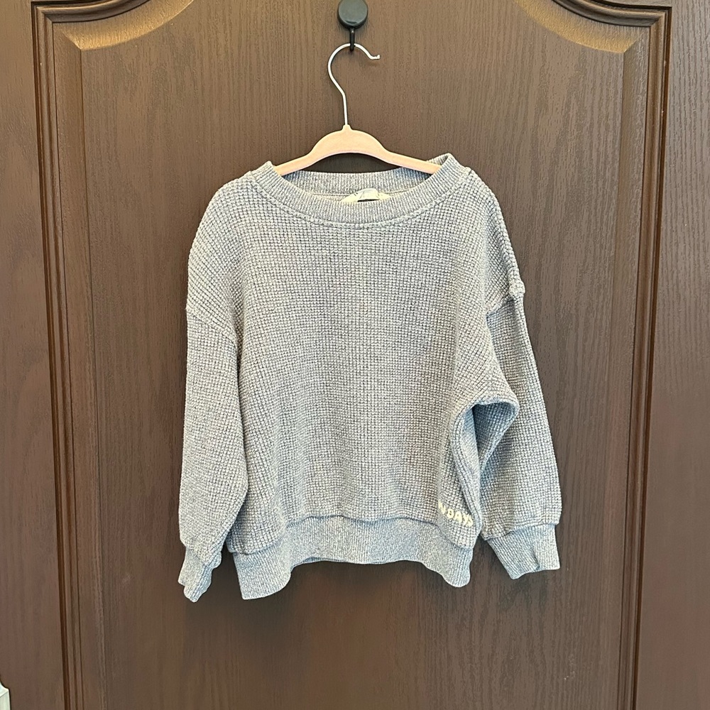 HM Boy‘s blue sweater